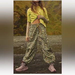 Free People Movement Zephyr Zebra Printed Funky Balloon Baggy Pants Small